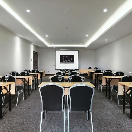 Hotel Neo+ Balikpapan By Aston Extérieur photo