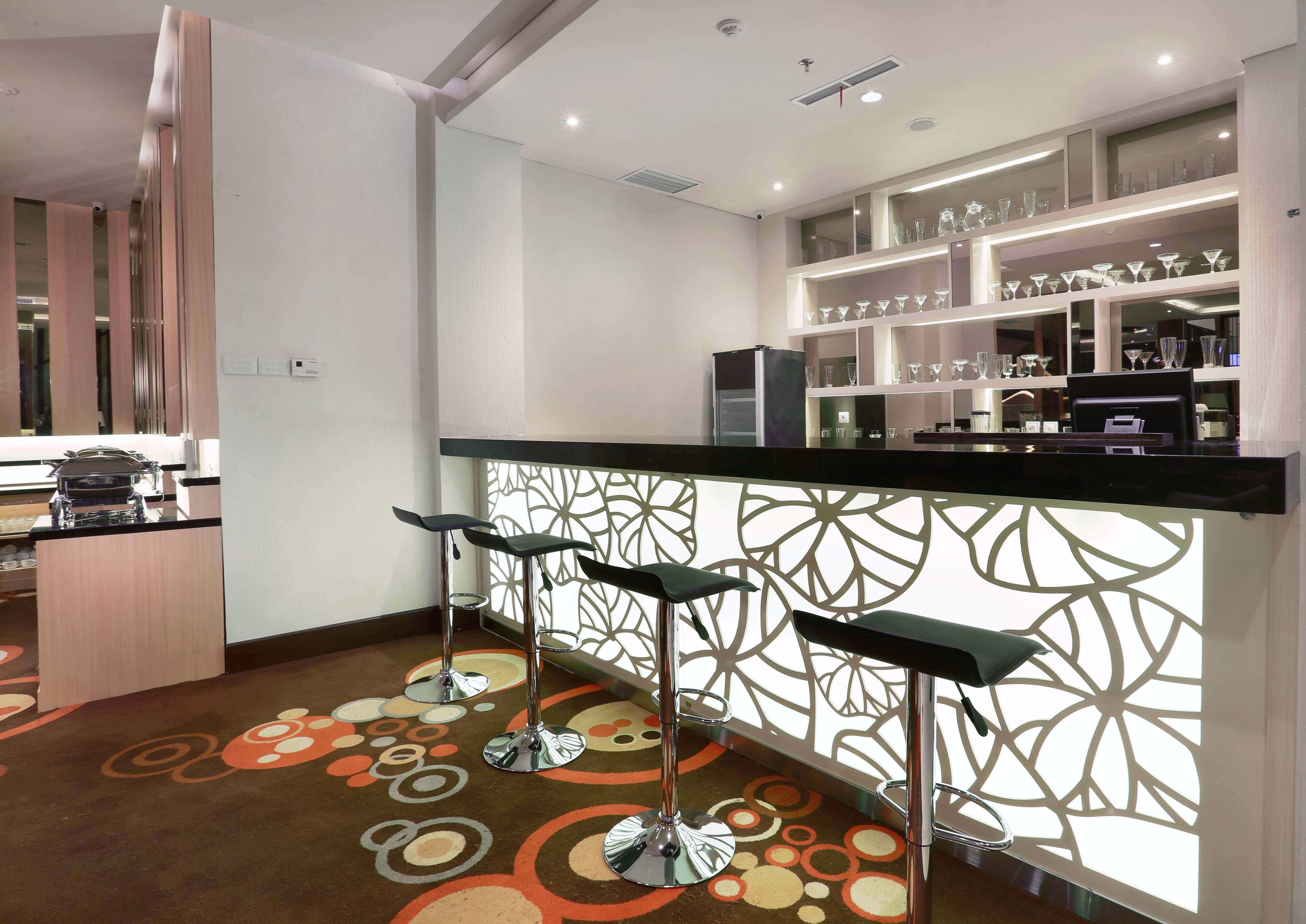 Hotel Neo+ Balikpapan By Aston Extérieur photo