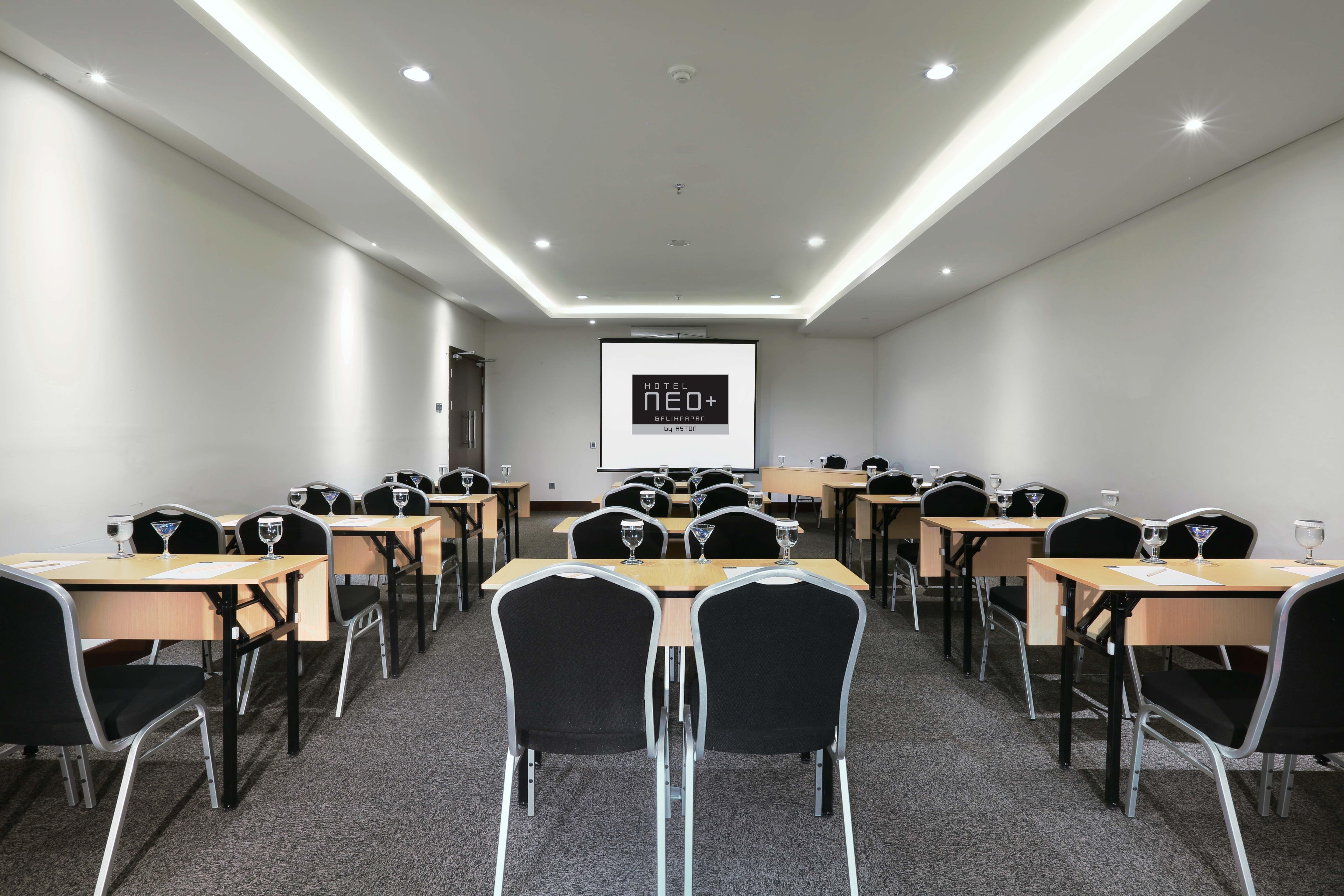 Hotel Neo+ Balikpapan By Aston Extérieur photo