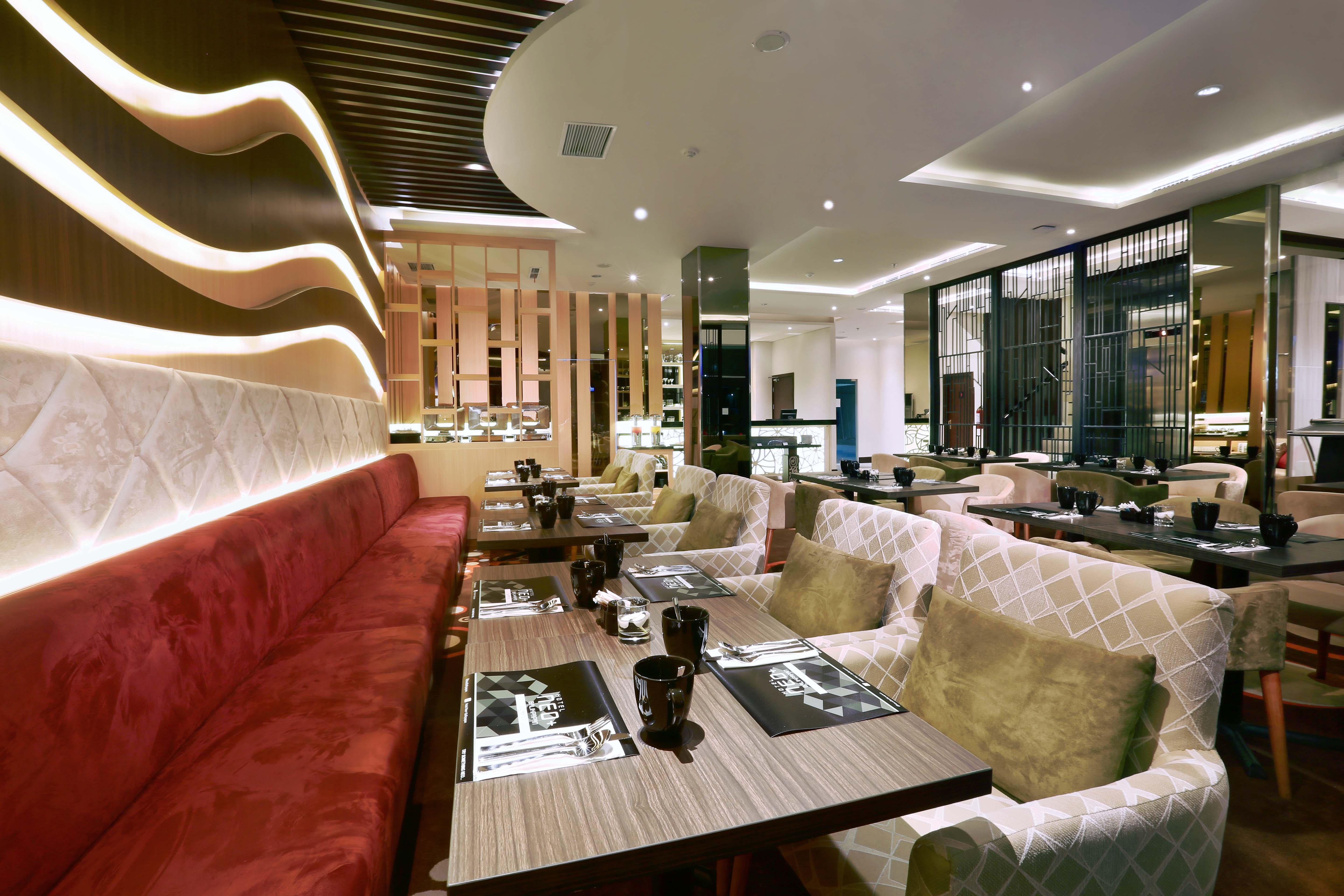 Hotel Neo+ Balikpapan By Aston Extérieur photo
