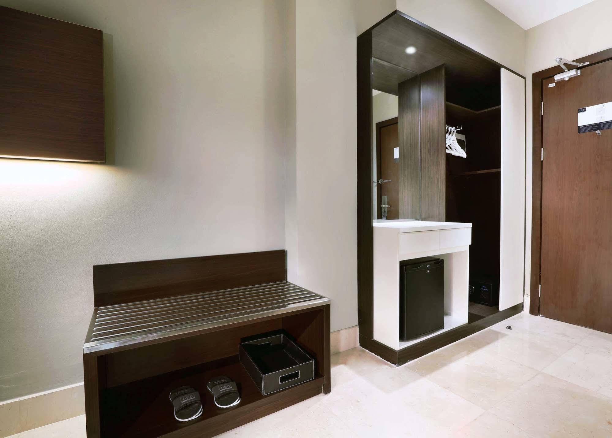 Hotel Neo+ Balikpapan By Aston Extérieur photo